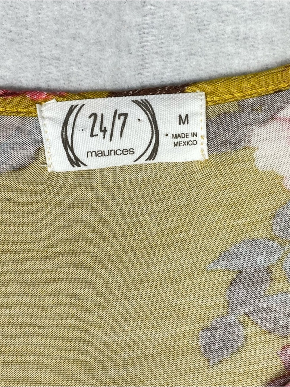 MAURICES 24/7 Floral Tunic Tee Women's M Mustard Yellow Short Sleeve Countryside - Picture 4 of 10